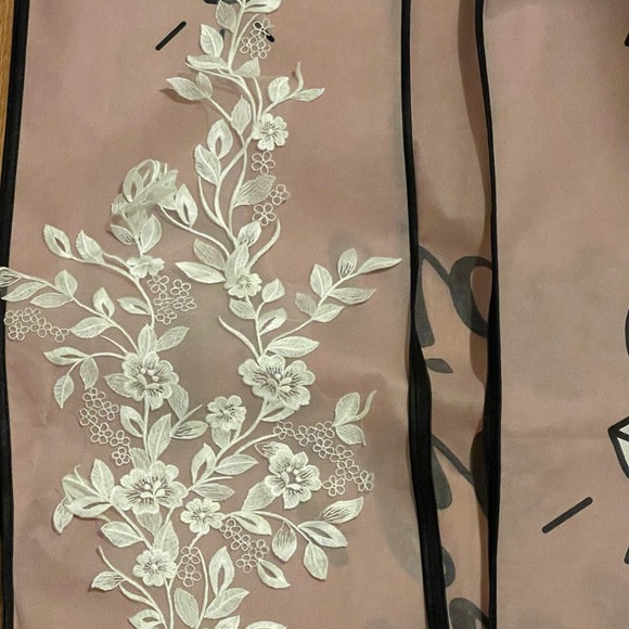 Essense of Australia D3577 wedding gown. Brand new never worn. Decided to elope - Picture 11 of 14